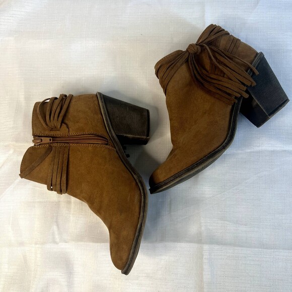 Time and True Faux Suede Heeled Tassel Brown Booties Size 8 - Picture 4 of 9